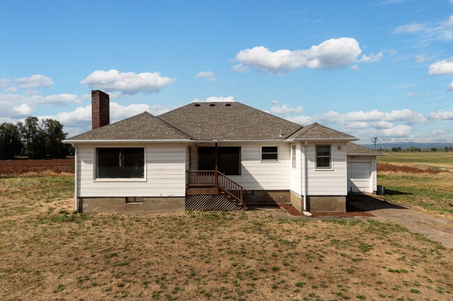 Photo - 33491 NW Reeder Rd