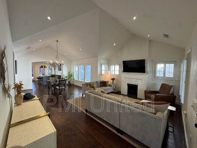 Photo - 4057 W 7th St