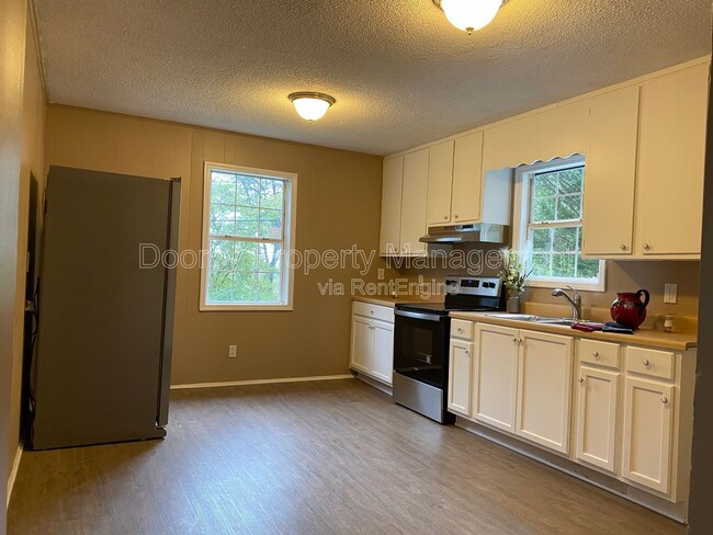 Photo - 3916 Blanchard St