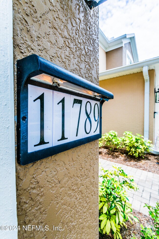 Building Photo - 11789 Surfbird Cir Unit 6F Rental