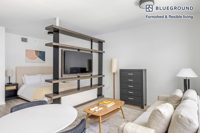 Photo - 230 NE 4th St Unidad FL3-ID131