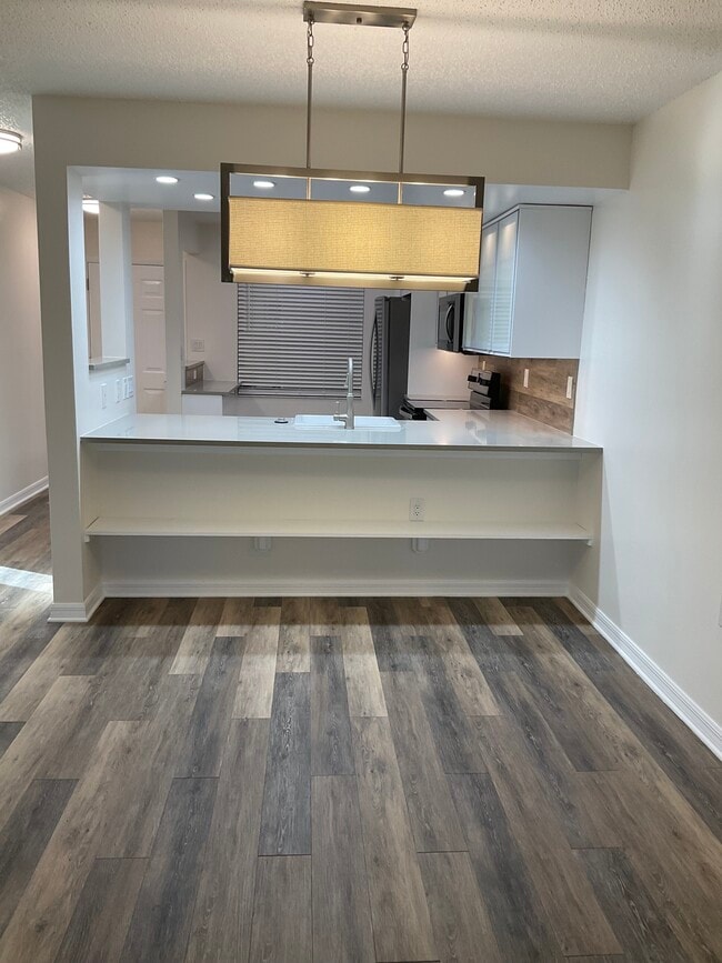 Building Photo - 2309 W Texas Ave Unit 302