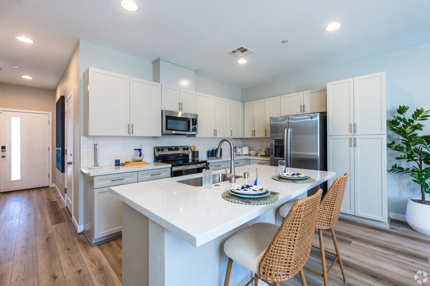 Crest Kitchen