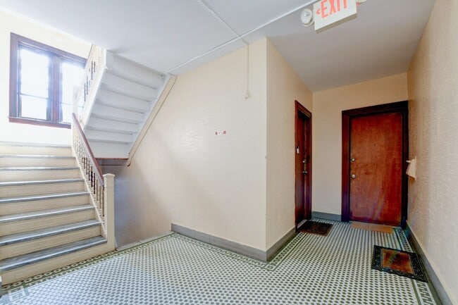 Photo - 901 Grand Ave Unidad B 5