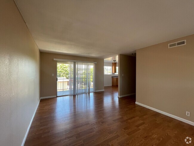 Building Photo - 3 Bedroom unit available in Hayward! Rental