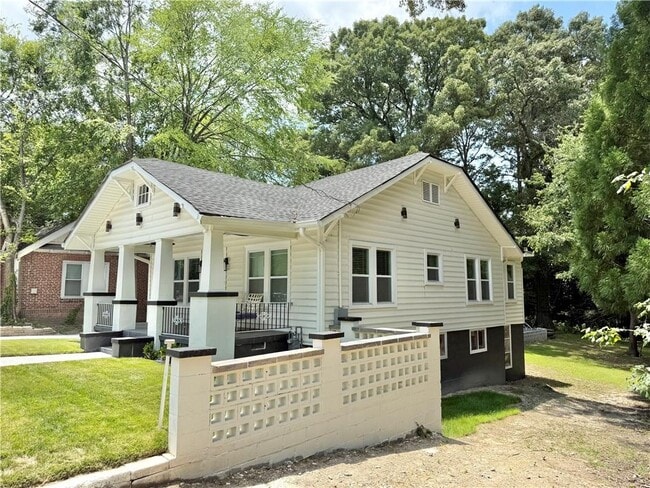Photo - 2194 Bolton Rd NW
