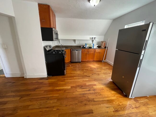 Building Photo - 91 Devon St Unit 3