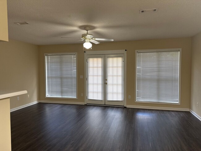 Photo - 115 Woodberry Dr