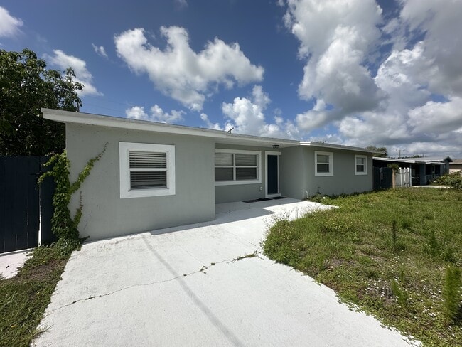 Building Photo - 1160 Martha Lee Ave Rental