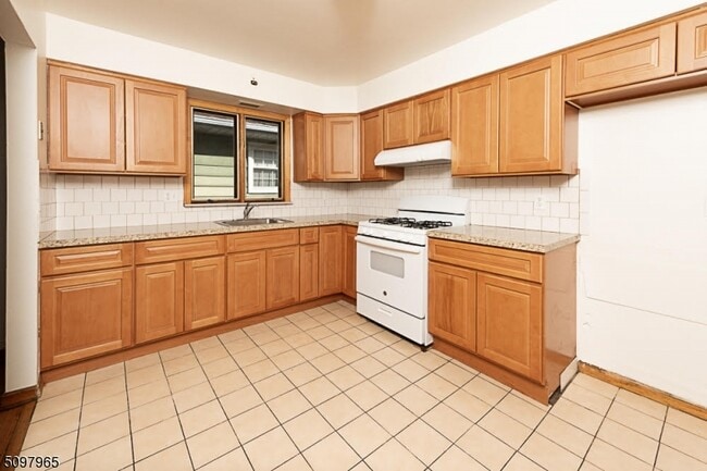 Photo - 900 S Park St