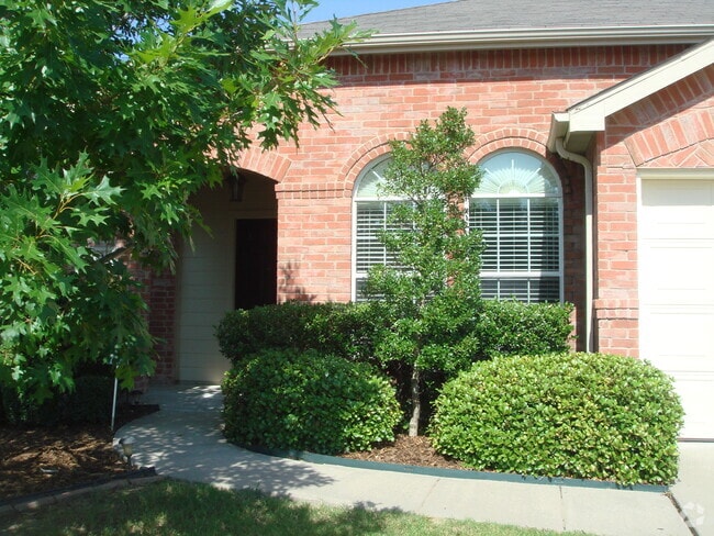 Building Photo - 1030 Warbler Ln Rental