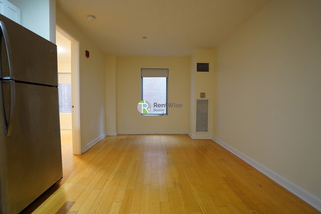 Photo - 40 Boylston St Unit 607