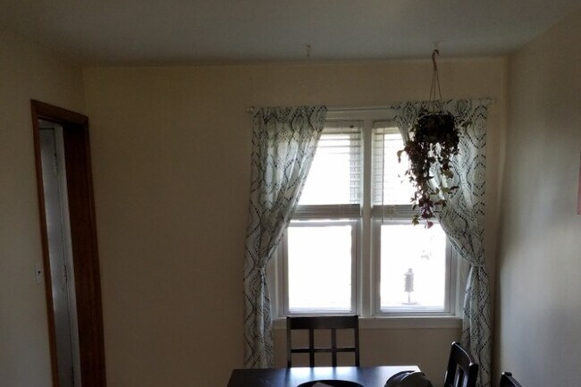 Photo - 118 E Tompkins St