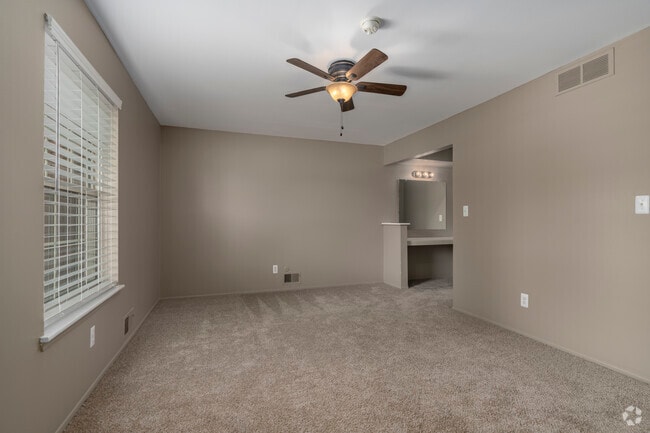 Standard 1BR, 1BA - 900SF - Bedroom