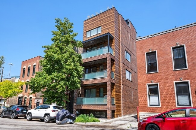 Building Photo - 513 N May St Unit 2 Rental