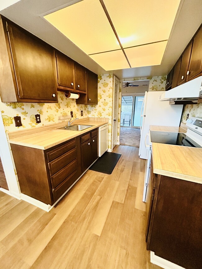 Photo - 3888 Chancery Ln