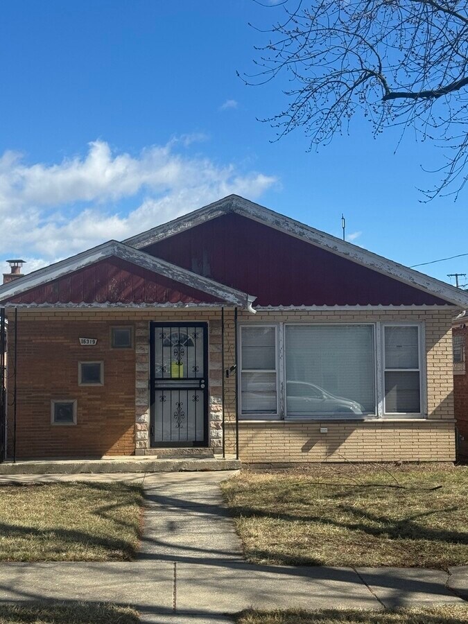 Photo - 16319 Carse Ave