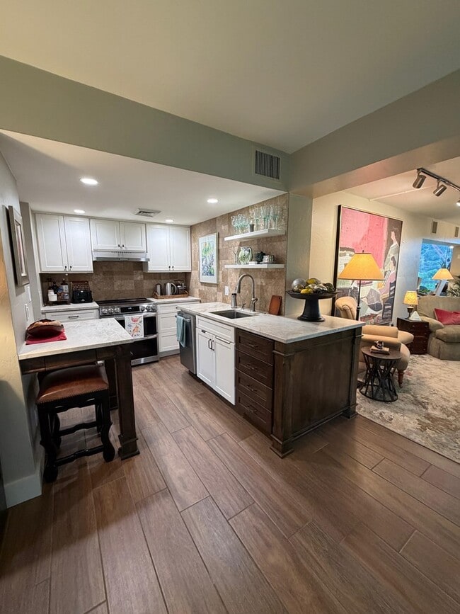 Photo - 1000 Guadalupe St