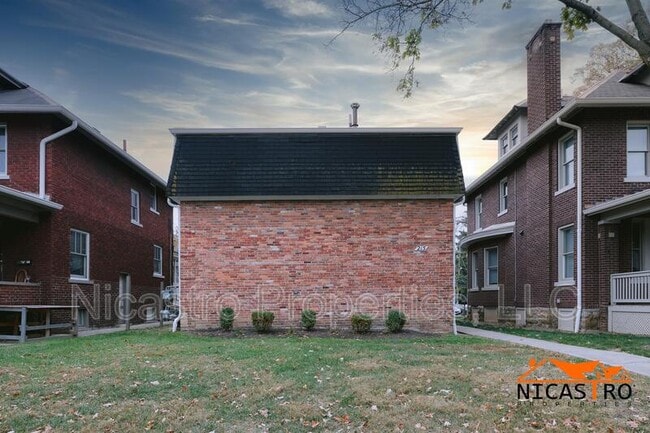 Building Photo - 215 E Lane Ave Rental