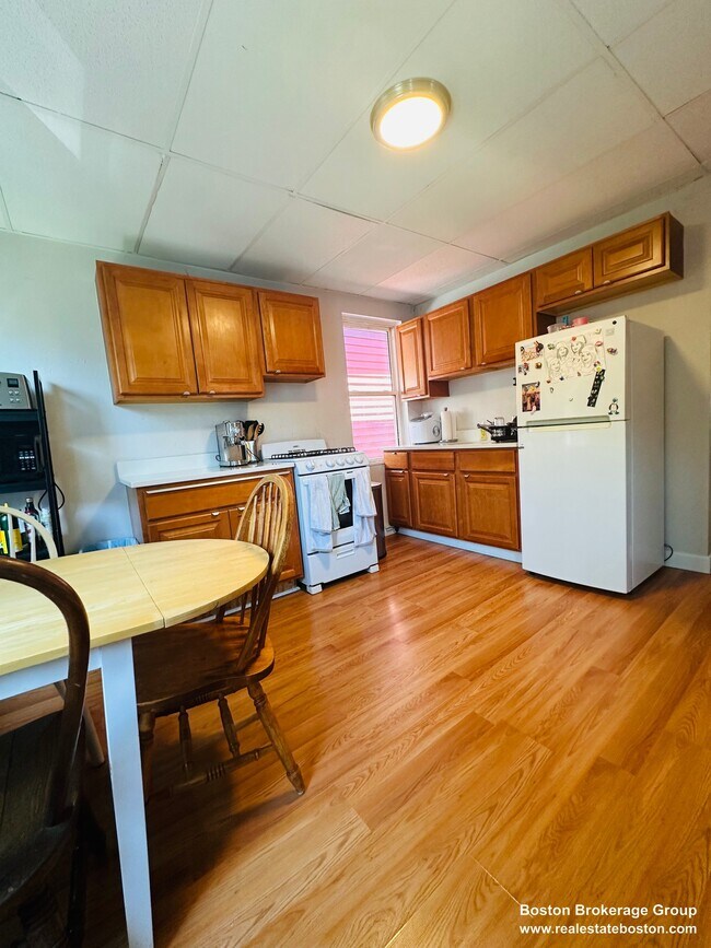 Photo - 1572 Tremont St Unit 3