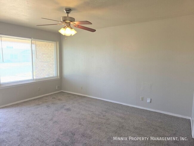 Photo - 4610 Storey Ave