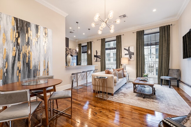 Photo - 220 Decatur St