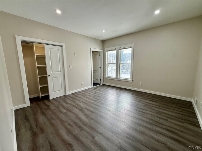 Photo - 125 Thomas St