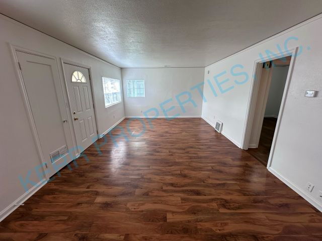 Photo - Charming 2-Bed Bungalow Retreat in Heart of Portland – Cozy 850 Sq Ft Space Awaits!