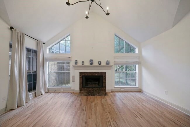Photo - 31 Silver Canyon Pl