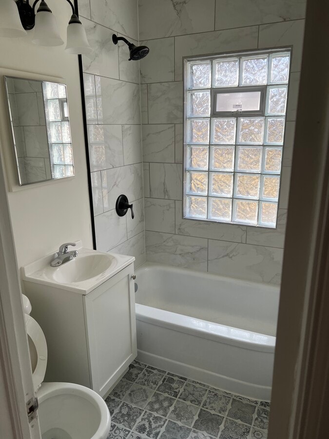 Photo - 5727 Washington Ave