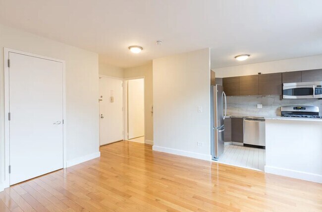 Photo - 251 W 48th St Unit 17B