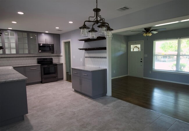 Photo - 231 Addax Dr