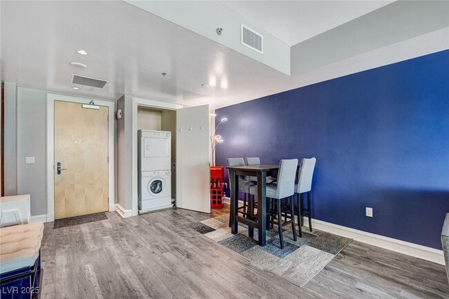 Building Photo - 2700 S Las Vegas Blvd Unit 1205