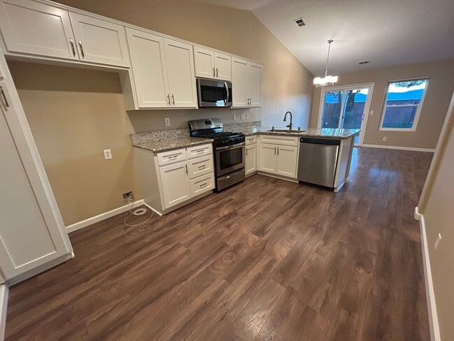 Photo - Great Family Home in Fantastic Hollister Neighborhood!