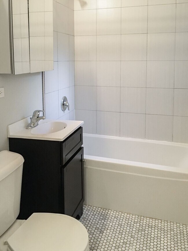 5152 N Leavitt St Unit 1