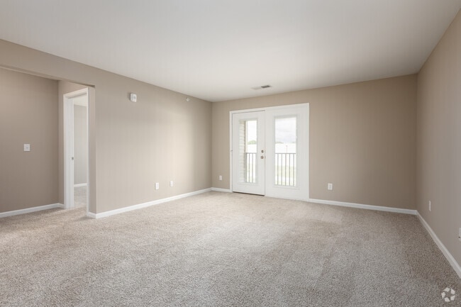 1BR, 1BA - 1,085SF - Living Room
