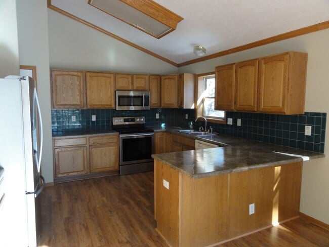 Photo - 30856 Kings Valley Way