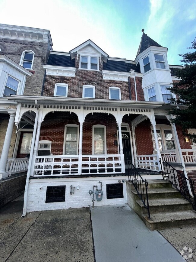 Building Photo - 1410 W Turner St Unit 1st Floor Rental