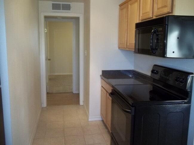Photo - 487 W Twain Ave