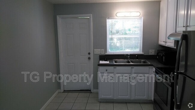 Building Photo - 209 7th St S Rental