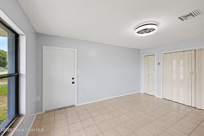 Photo - 2292 Lakeview Dr