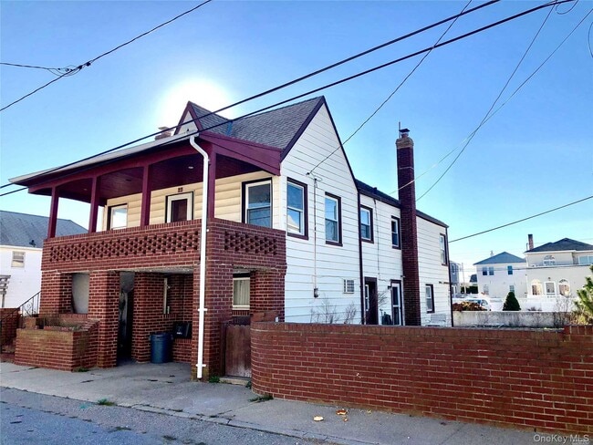 Building Photo - 37 Buffalo Ave Unit Upper Rental
