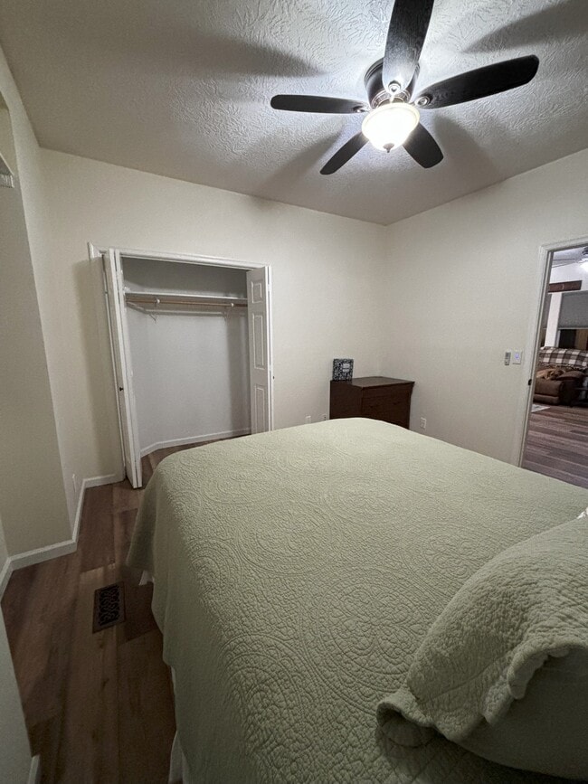 Photo - 388 W Harris St