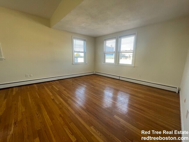 Photo - 180 N Beacon St Unidad 24