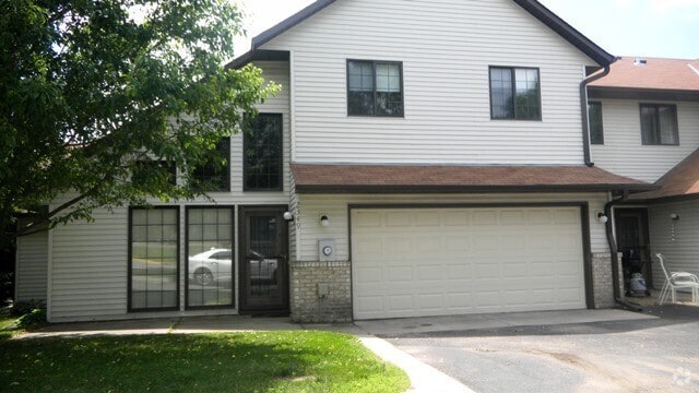 Building Photo - 2349 Cottage Dr Rental