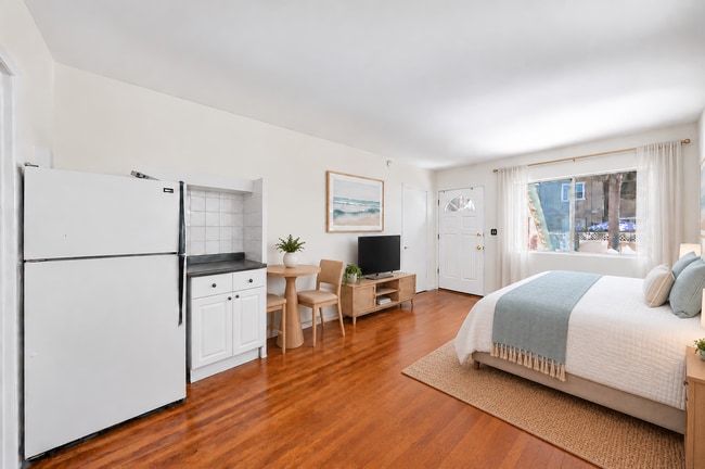19 19th Ave Unit 1