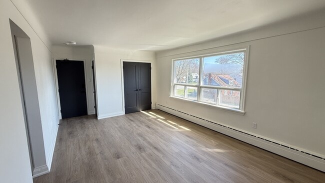 Building Photo - 6921 Barker St Unit 2