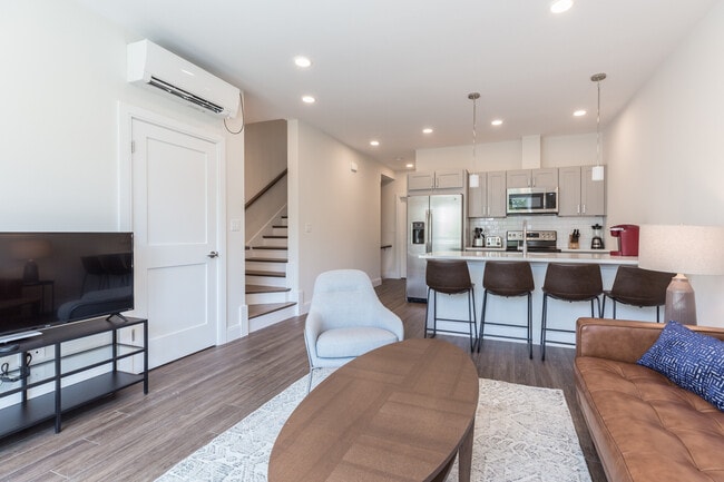 Photo - 139 Marcella St