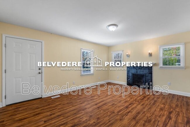 Photo - 810 Elwell Ave