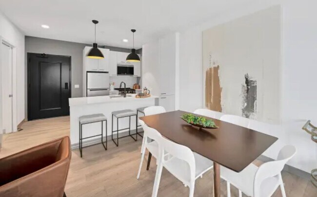 Photo - 2150 N Elston Ave